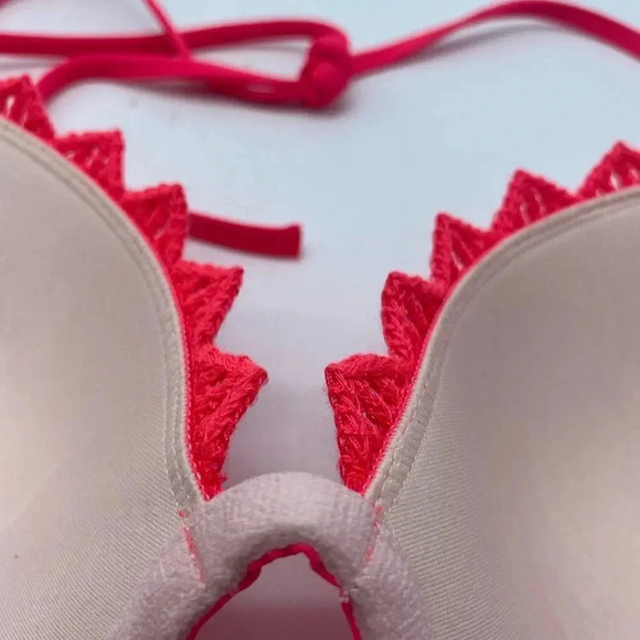 Shade and shore coral crochet bikini top size 36B - Picture 6 of 12
